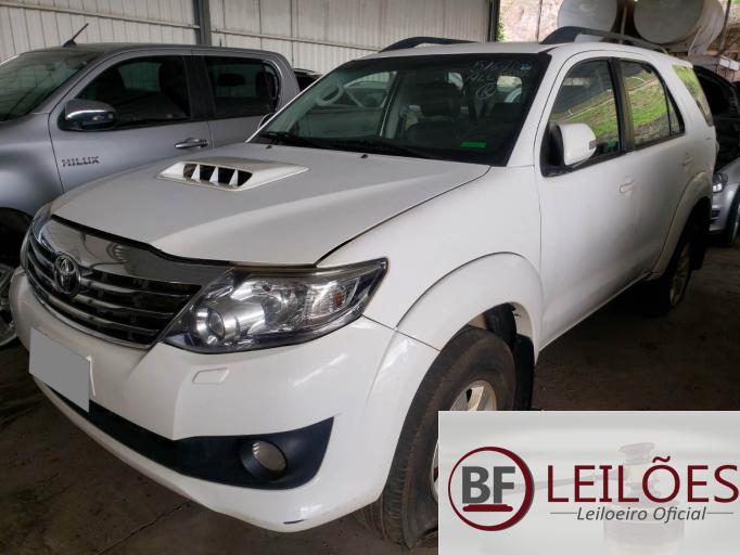 TOYOTA HILUX SW4 14/14