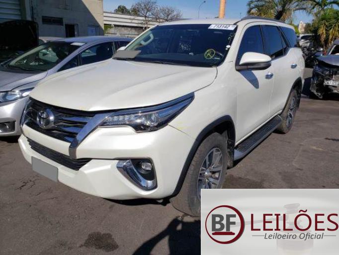 TOYOTA HILUX SW4 20/20