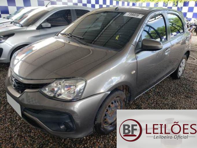 TOYOTA ETIOS 18/18