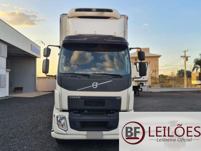 VOLVO VM 330 15/15