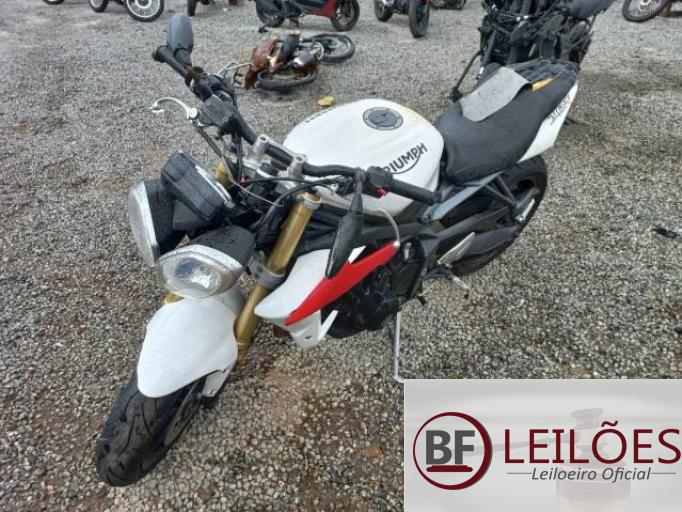 TRIUMPH STREET TRIPLE 15/15