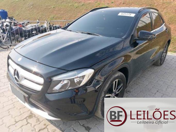 MERCEDES BENZ GLA 200 16/16