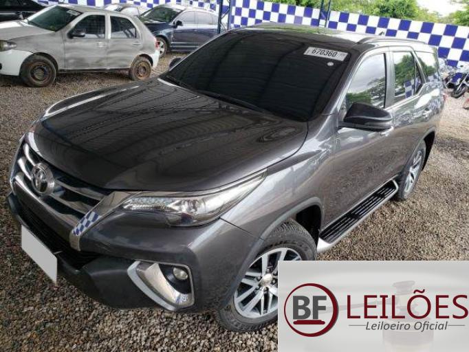 TOYOTA HILUX SW4 21/21