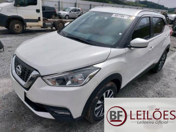 NISSAN KICKS 18/18