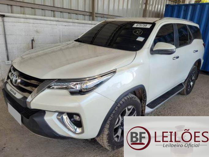 TOYOTA HILUX SW4 19/20