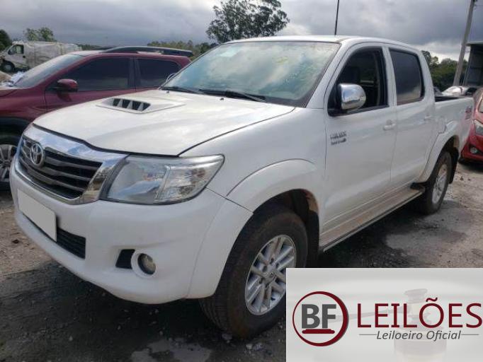 TOYOTA HILUX CD 15/15